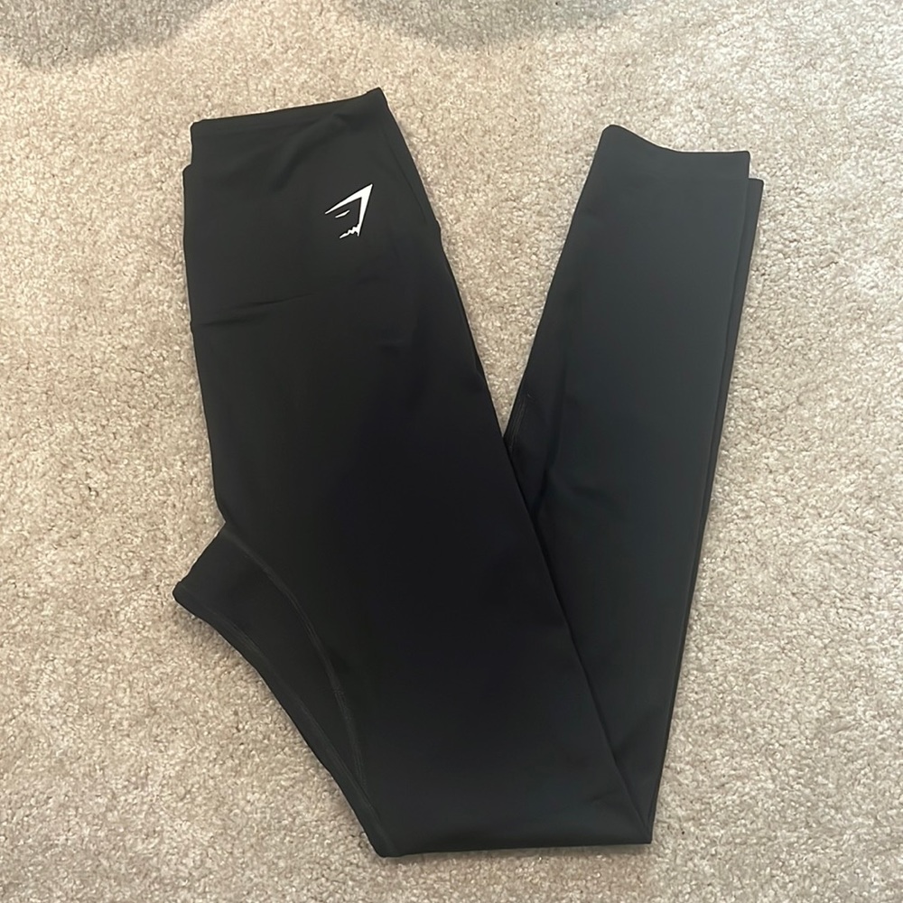 Gym shark leggings